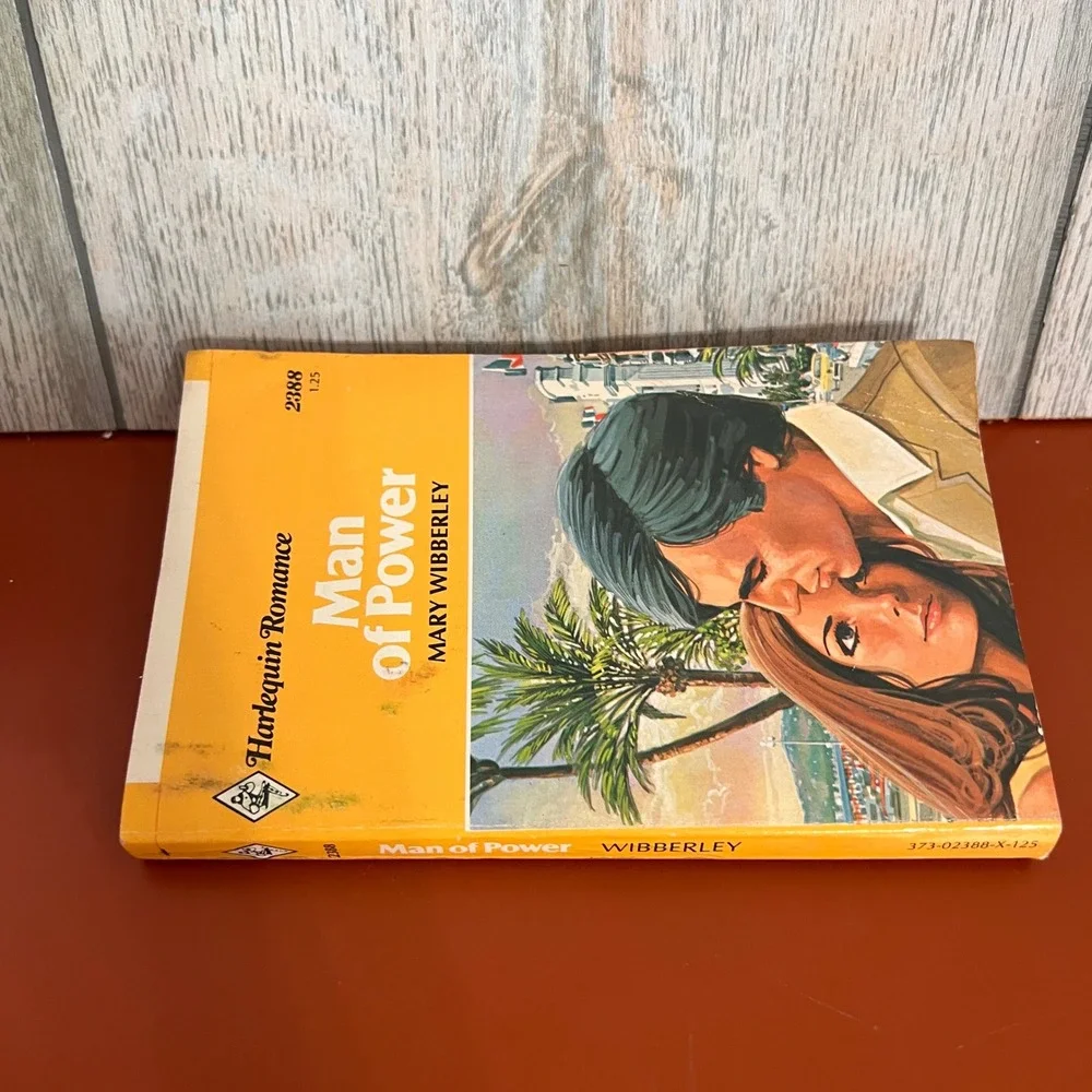 Man of Power Mary‎ Wibberley Harlequin Romance 2388 Vintage 1981 Paperback Book